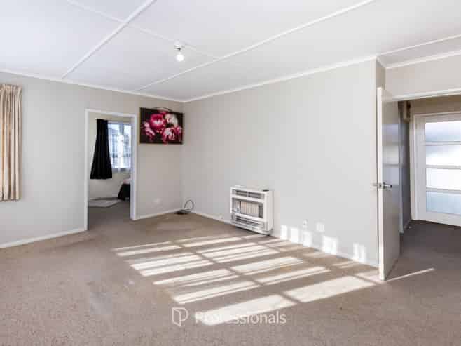 13 Gower Street, Silverstream