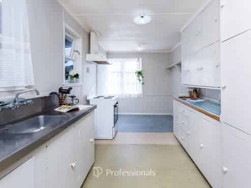 13 Gower Street, Silverstream