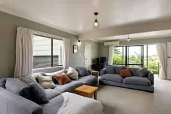 29 Glendale Drive, Dinsdale
