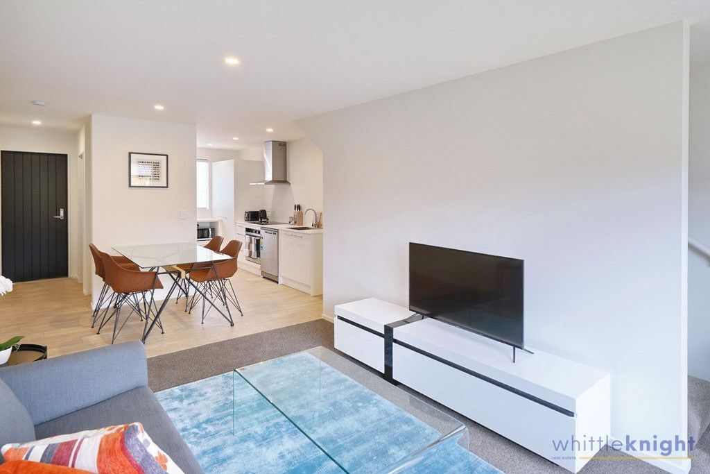 Semi-Detached Prime Freehold City Pad – pohled 2