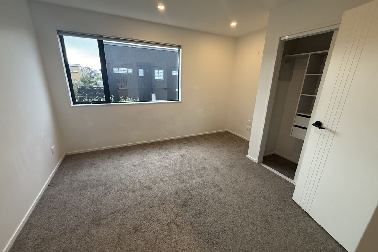 3 Bedroom Family Home in Flat Bush - Fler