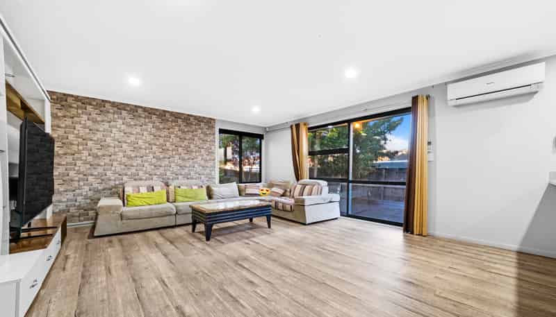 35 Heathdale Crescent, Papakura