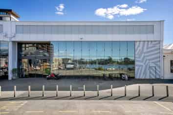 PREMIUM TURNKEY OFFICE CATALINA BAY WATERFRONT
