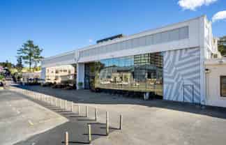 PREMIUM TURNKEY OFFICE CATALINA BAY WATERFRONT
