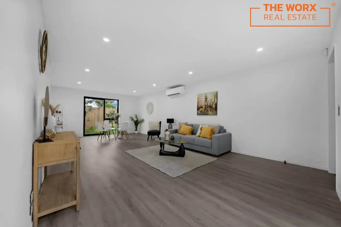 Standalone Freehold Home - Move In Today - Ansicht 5