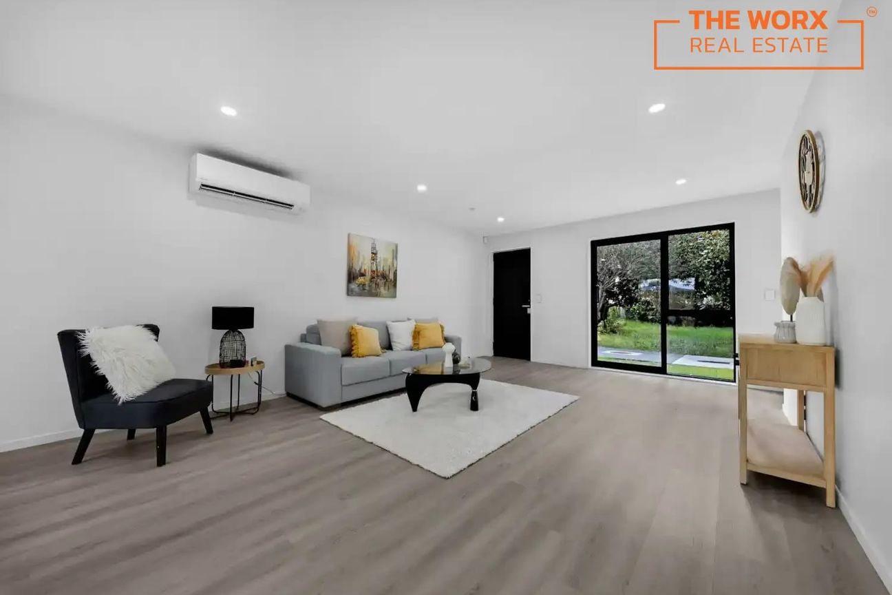 Standalone Freehold Home - Move In Today - Ansicht 4