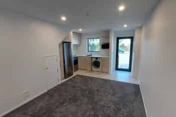 8 Leaver Terrace, North New Brighton