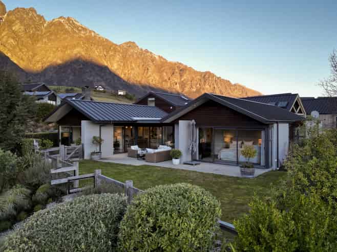 2 Aberdare Court, Jacks Point