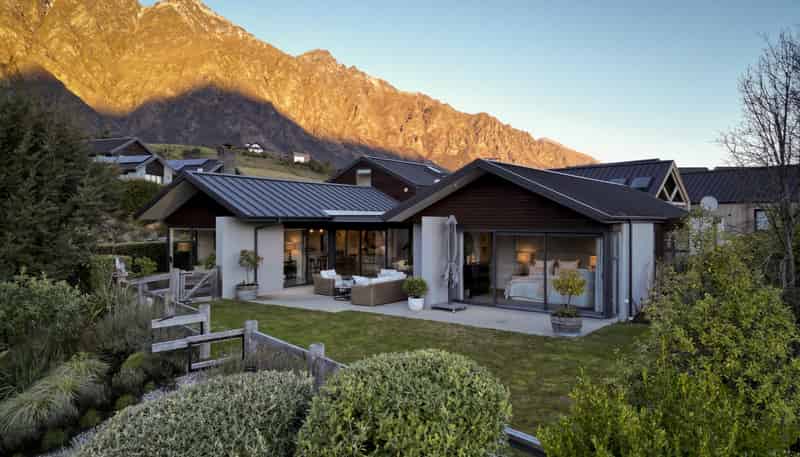 2 Aberdare Court, Jacks Point
