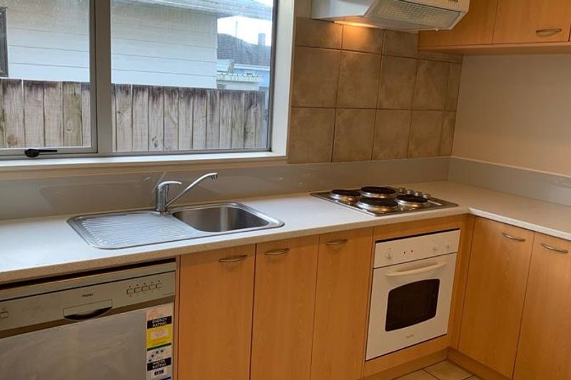 Six Bedroom, Two Bathroom Home – pohled 2