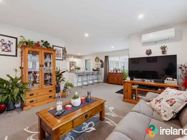 8 Hartford Crescent, Rolleston
