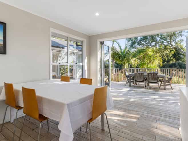 81 Stott Avenue, Birkdale