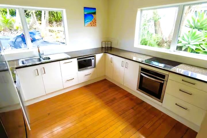 Maraetai, Beach-Front, 3 Bedrooms - Widok 6