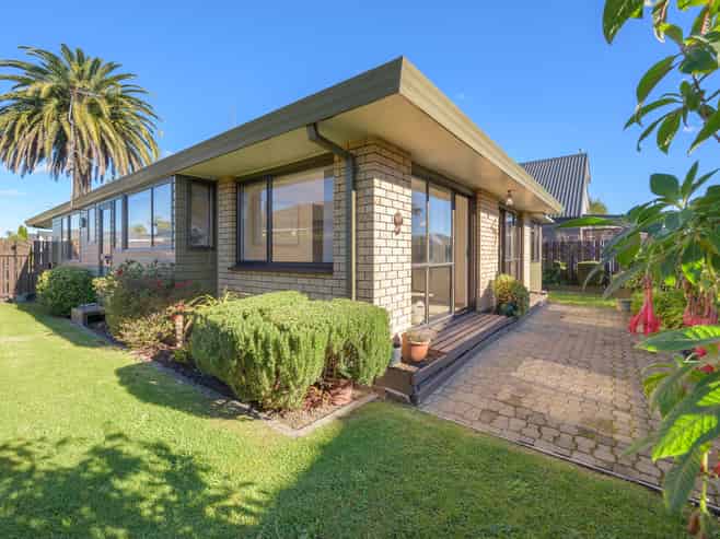 27 Waratah Street, Matua