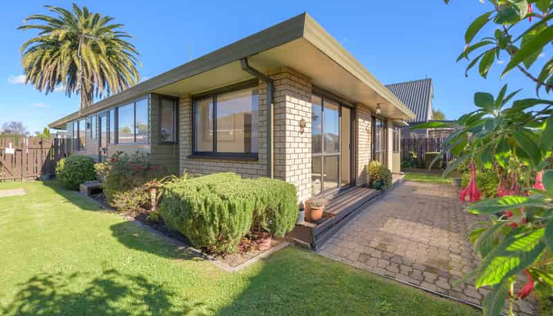 27 Waratah Street, Matua