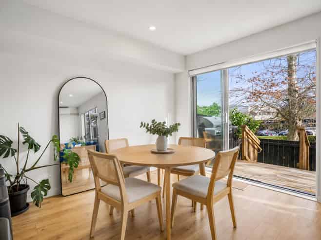 1B Kororo Street, Northcote