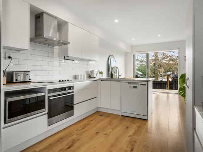 1B Kororo Street, Northcote