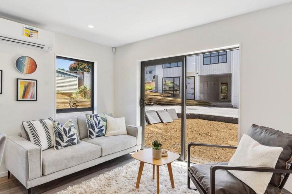 BRAND NEW MODERN LIVING - WATTLE DOWNS RESIDENCE - Vista 3