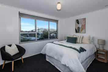 10 Raewyn Street, Morningside