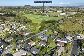 15 Meola Road, Westmere