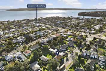 15 Meola Road, Westmere