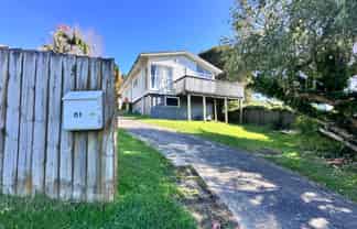 81 Vandeleur Avenue, Birkdale