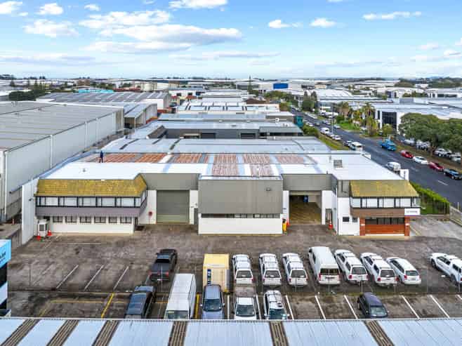 Rare freehold investment on Rennie Drive