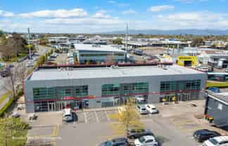 Substantial first floor office