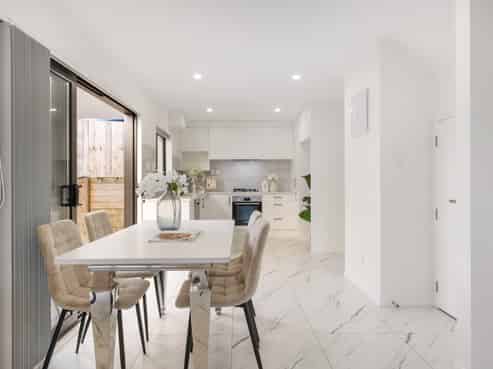 5A Pasteur Place, New Windsor
