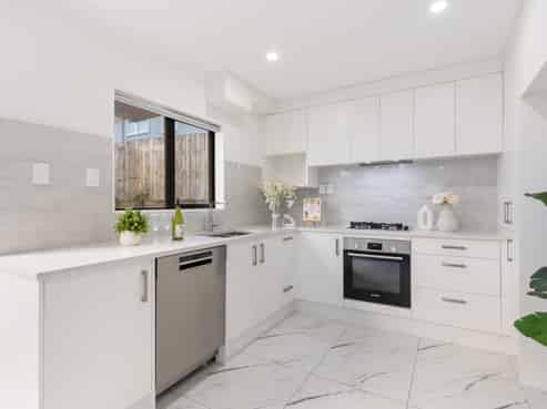 5A Pasteur Place, New Windsor