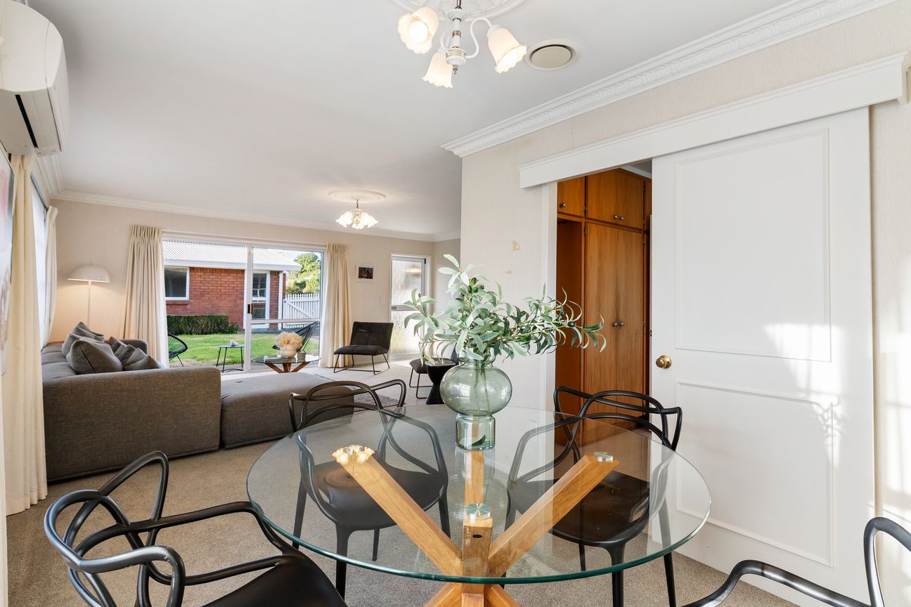 SINGLE-LEVEL LIVING, WALK TO CORNWALL PARK! – pohled 6