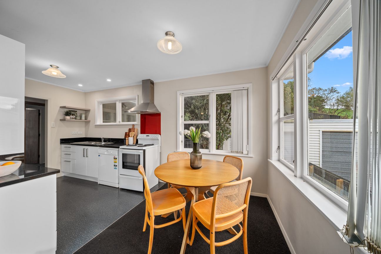 Four Bedroom, Two Bathroom Home in Johnsonville! - Widok 4