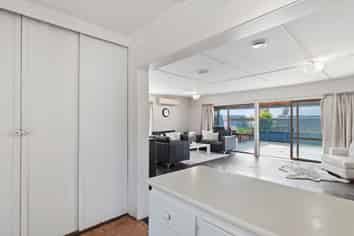 1B Westbourne Avenue, Pomare