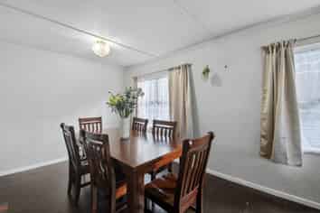 1B Westbourne Avenue, Pomare