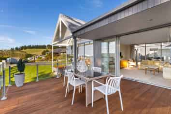 335 Highcliff Road, HIGHCLIFF