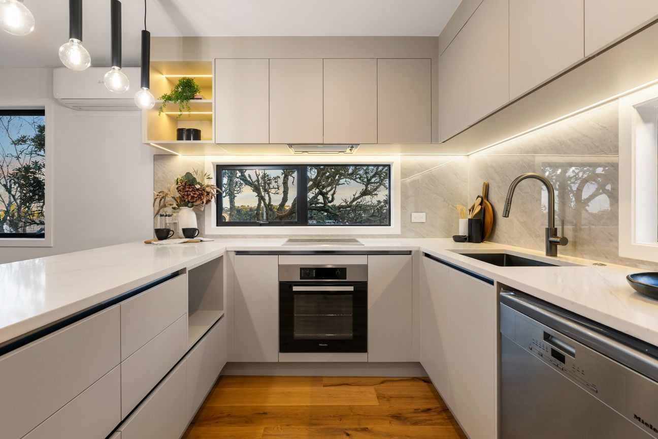 LOW-MAINTENANCE LUXURY. MODERN FAMILY LIVING. - Aanzicht 3