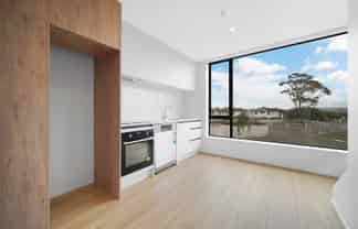 4/4 Treasure Lane, Te Atatu South