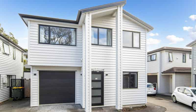 10 Korowha Place, New Lynn