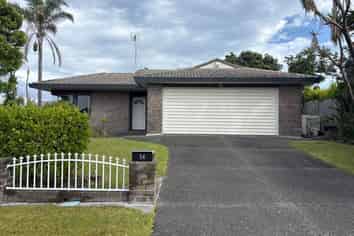 14 Lakeside Drive, Orewa