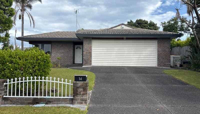 14 Lakeside Drive, Orewa