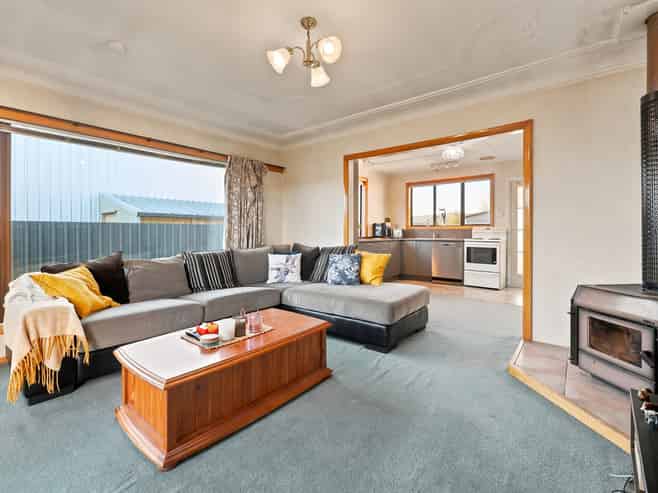 16 Stirling Crescent, Mosgiel