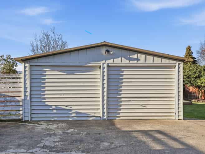 16 Stirling Crescent, Mosgiel