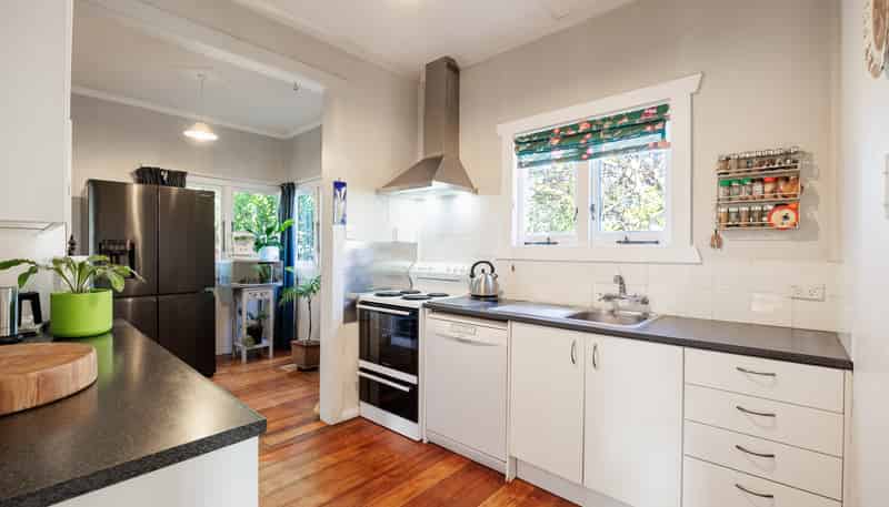 601 Maddison Street, Akina
