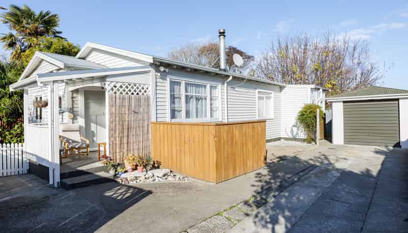 601 Maddison Street, Akina