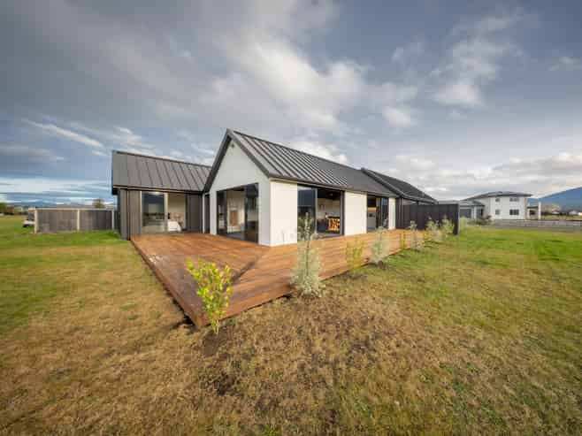 60 Takitimu Avenue, Te Anau