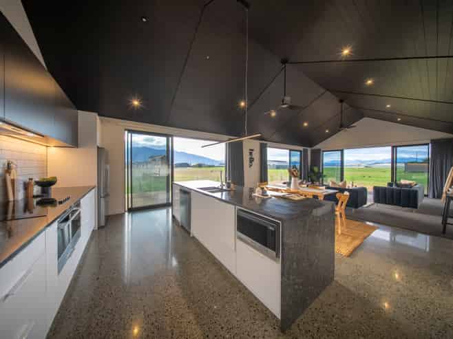 60 Takitimu Avenue, Te Anau