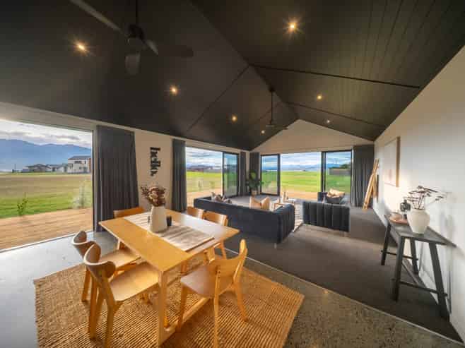 60 Takitimu Avenue, Te Anau
