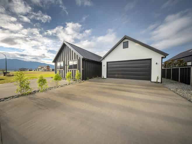 60 Takitimu Avenue, Te Anau