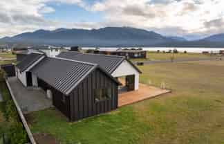 60 Takitimu Avenue, Te Anau