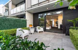6/50 Ocean View Road, Northcote